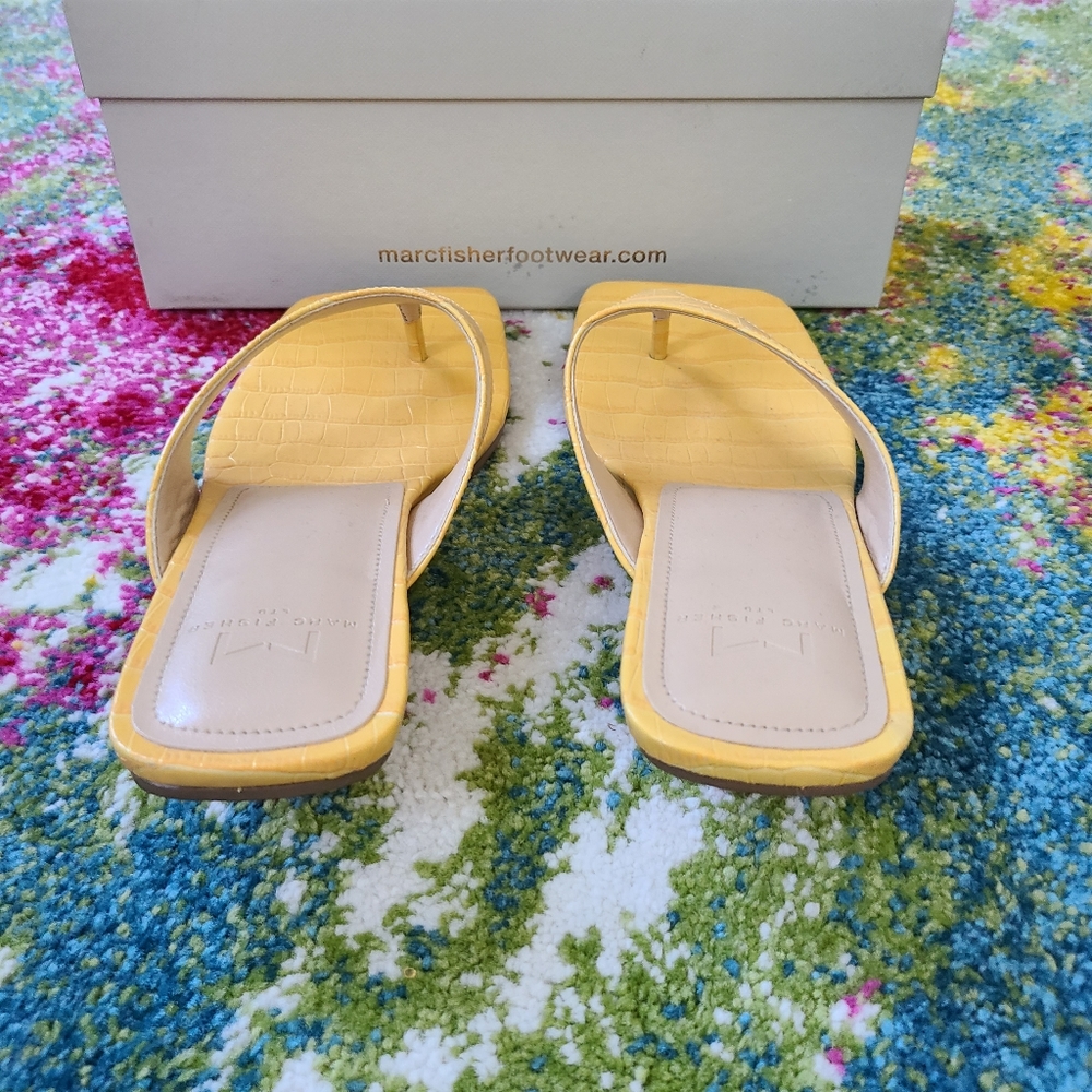 Like New - Marc Fisher Yellow sandals 👡 kitten heels - Picture 10 of 12